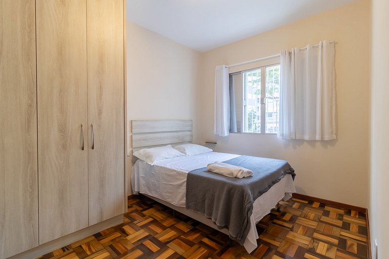 Apart excelente ubicación centro Floripa ELY0201