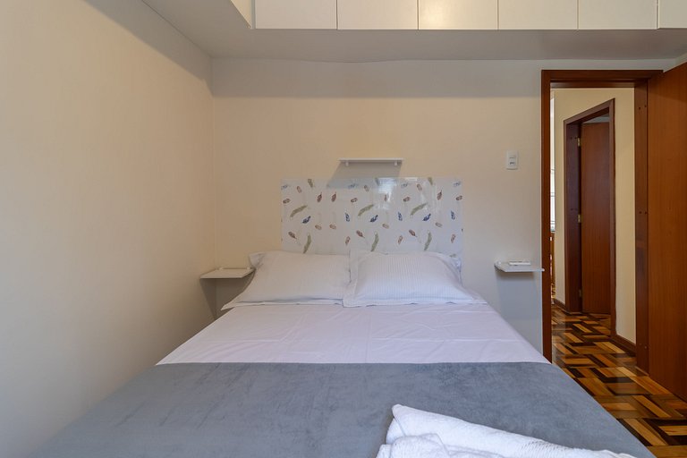 Apart excelente ubicación centro Floripa ELY0201