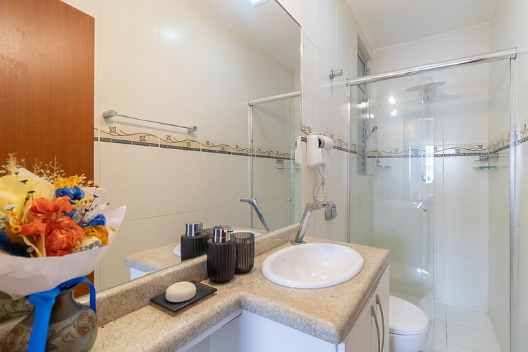 Apart excelente ubicación centro Floripa ELY0201