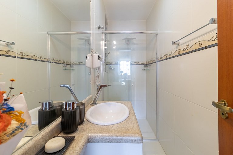 Apart excelente ubicación centro Floripa ELY0201