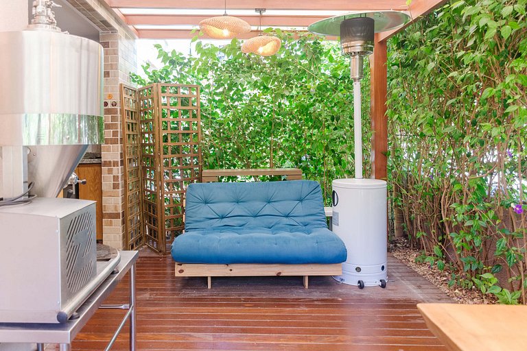 Apto. moderno em condomínio com piscina CME0107