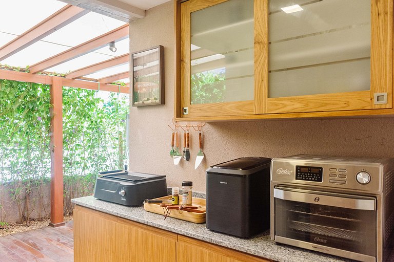 Apto. moderno em condomínio com piscina CME0107