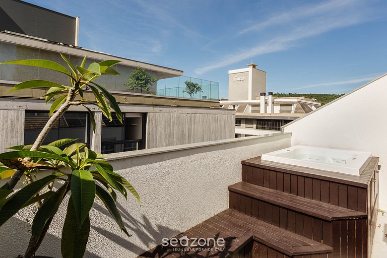 Apto de 2 andares com jacuzzi em Jurerê JRR410