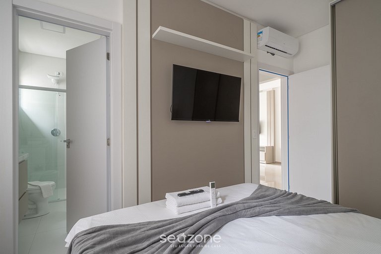 Apto c/ varanda e churrasq a 650m da Praia RGO0502