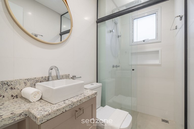 Apto c/ piscina e churrasqueira Bombinhas RNA0303