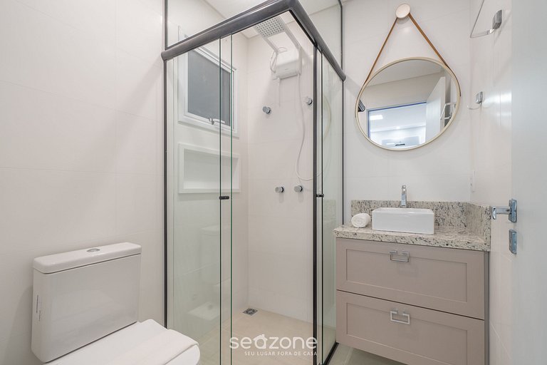 Apto c/ piscina e churrasqueira Bombinhas RNA0303