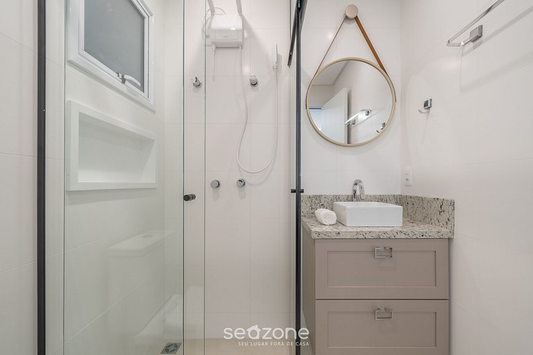 Apto c/ piscina e churrasqueira Bombinhas RNA0303