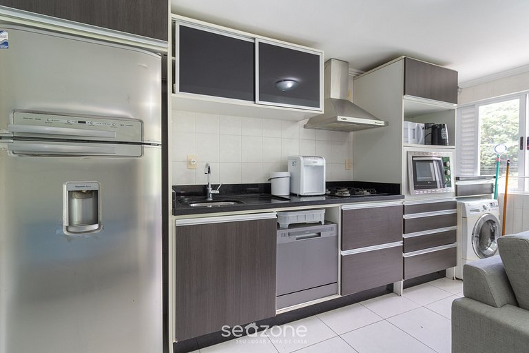 Apto com churrasq ótima localização Jurerê CCB103