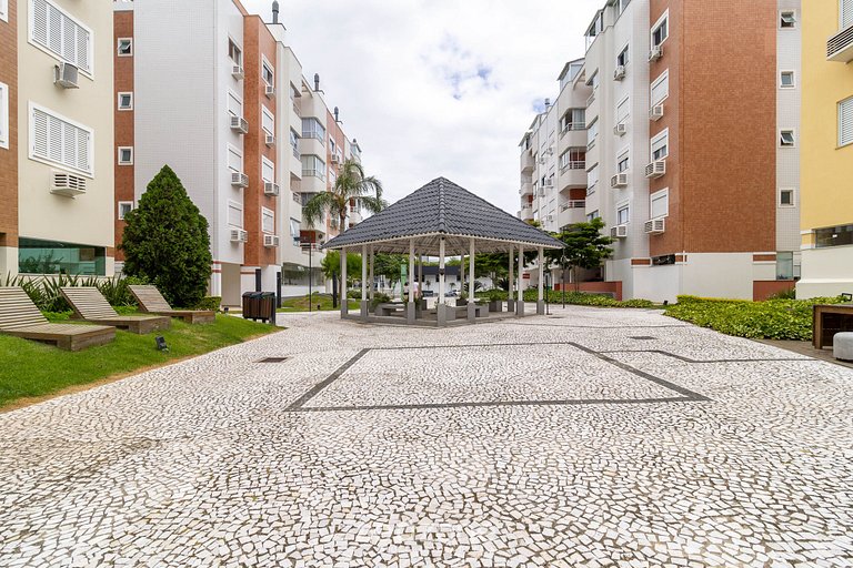 Apto com churrasq ótima localização Jurerê CCB103