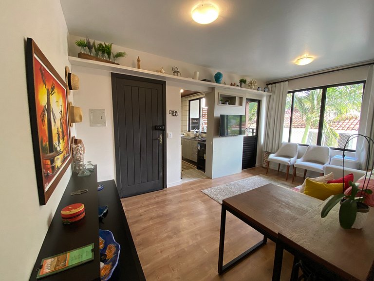 Apto tranquilo a 1 mi da praia Canasvieiras FML202