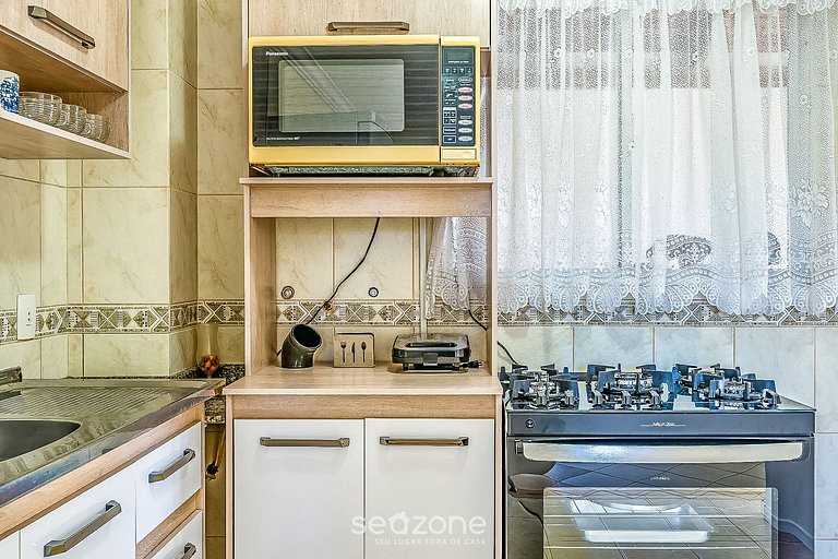 Casa em cond c piscina 150m praia Mariscal CCM004