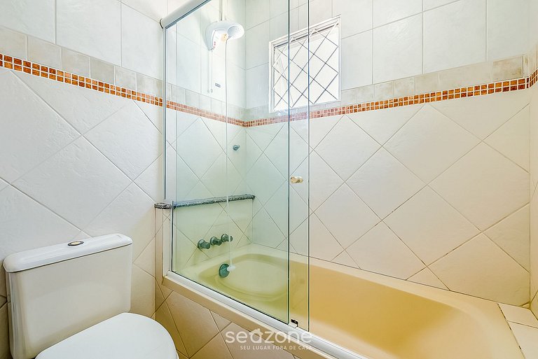 Casa con piscina 150m playa Mariscal CCM004