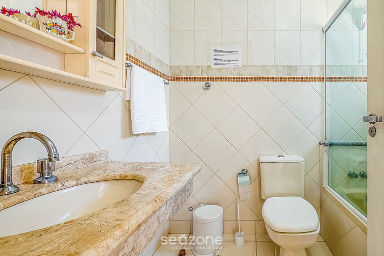 Casa em cond c piscina 150m praia Mariscal CCM004