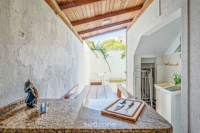 Casa em cond c piscina 150m praia Mariscal CCM004