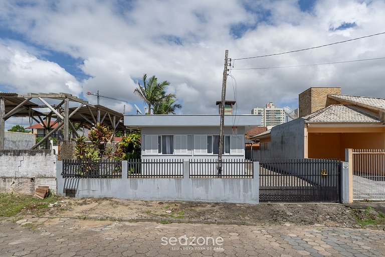 Hermosa casa a 5 min de la Playa Quilombo RPR056