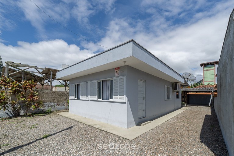 Hermosa casa a 5 min de la Playa Quilombo RPR056