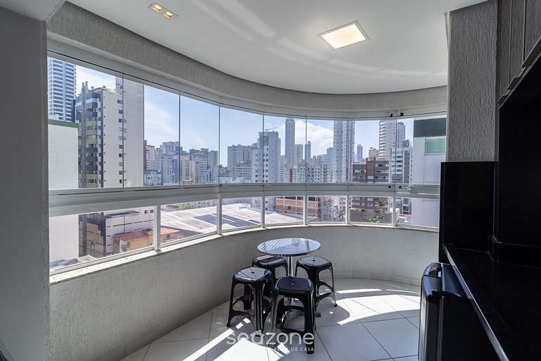Belo apto no centro Balneário Camboriú-SC EJF0702