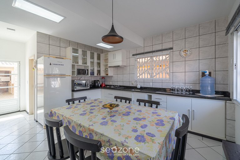 Hermosa casa con piscina centro de Penha/SC BSL190