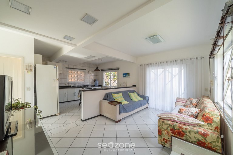 Hermosa casa con piscina centro de Penha/SC BSL190