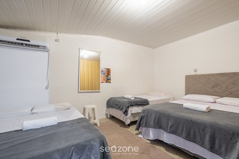 Bela casa com piscina no centro de Penha/SC BSL190