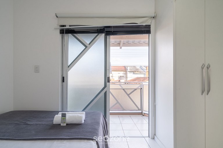 Bela casa com piscina no centro de Penha/SC BSL190