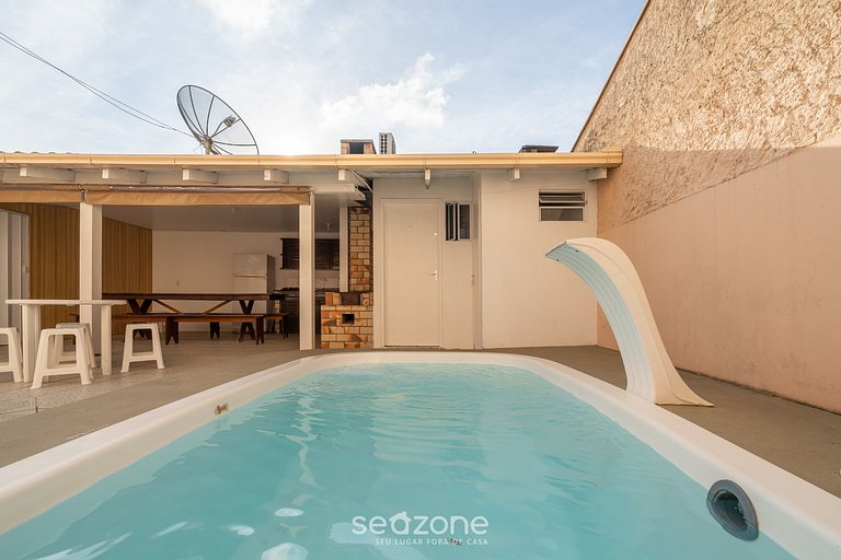 Hermosa casa con piscina centro de Penha/SC BSL190