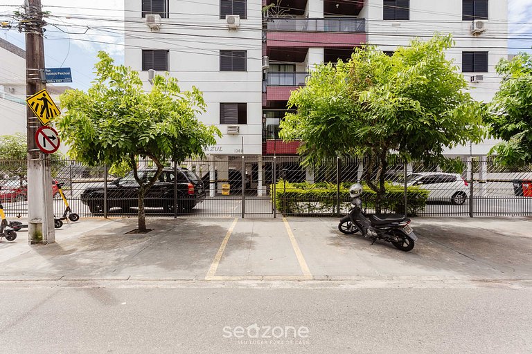 Apto próximo a praia e com churrasqueira AAL0204