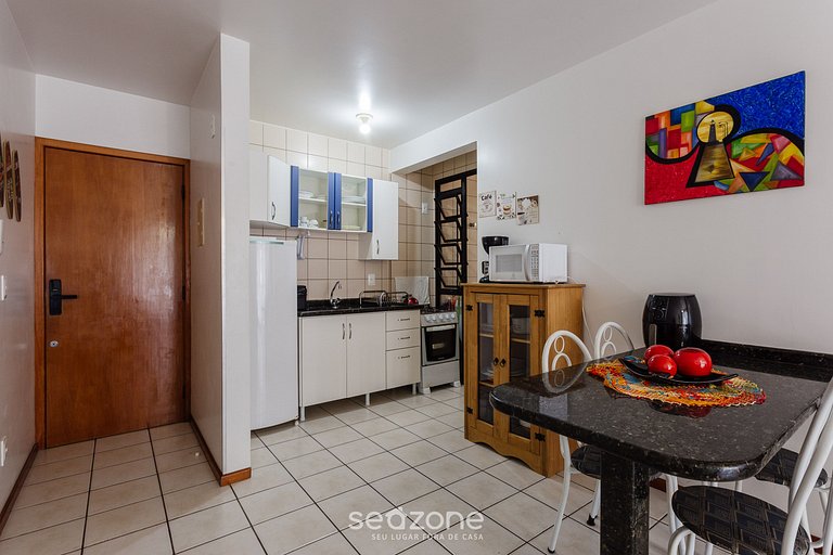 Apto próximo a praia e com churrasqueira AAL0204