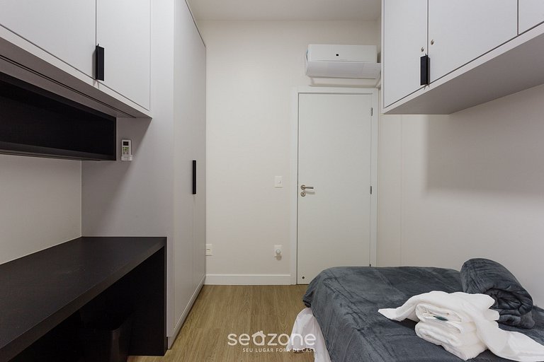 Apt con piscina a 85m de la playa en Jurerê PTJ203