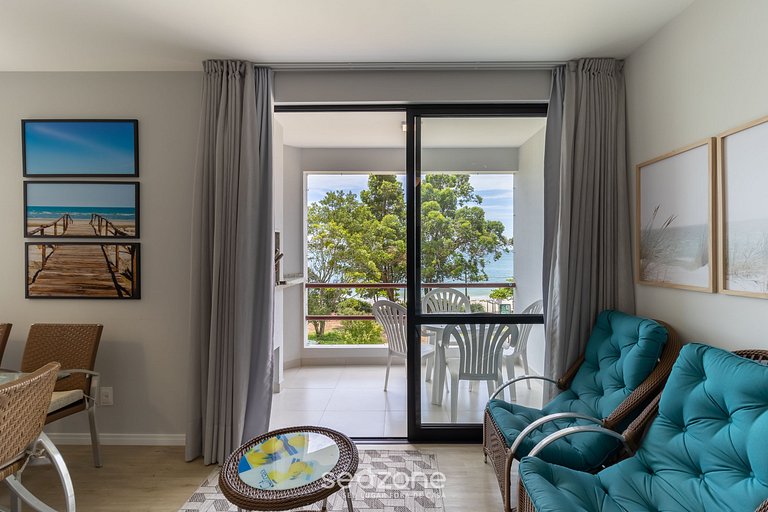 Tranquilo paseo marítimo con vistas a la isla CCA201