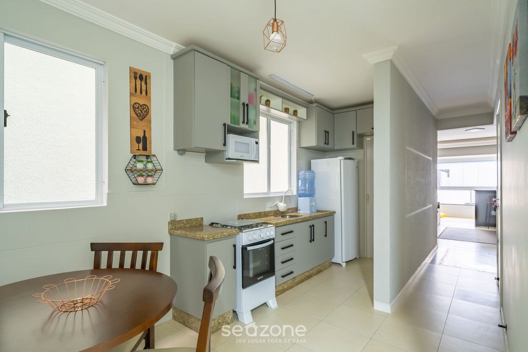 Lindo apto a 110m de meia praia Itapema/SC OBS0301