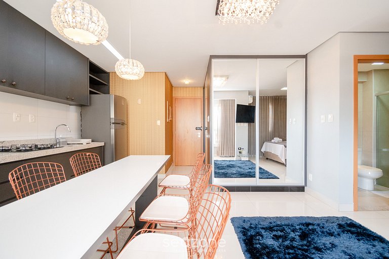 Flat em cond. no Setor Bueno - LHD0706