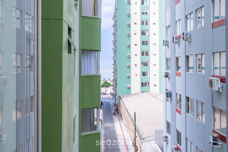 Ótimo apto pé na areia em Balneário EDG403