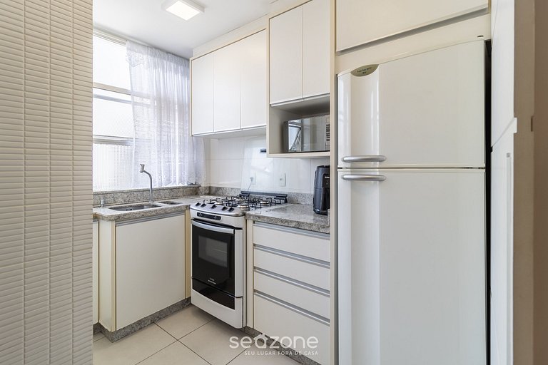 Apto completo no centro de Floripa EDC402