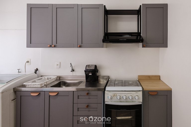 Apt quadra mar, centro de BC próx atrações EAL0704