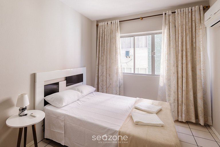 Apt quadra mar, centro de BC próx atrações EAL0704