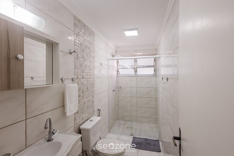 Apt quadra mar, centro de BC próx atrações EAL0704