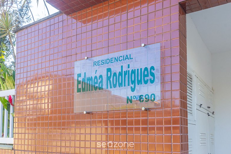 Precioso apartamento con balcón y barbacoa ECU102