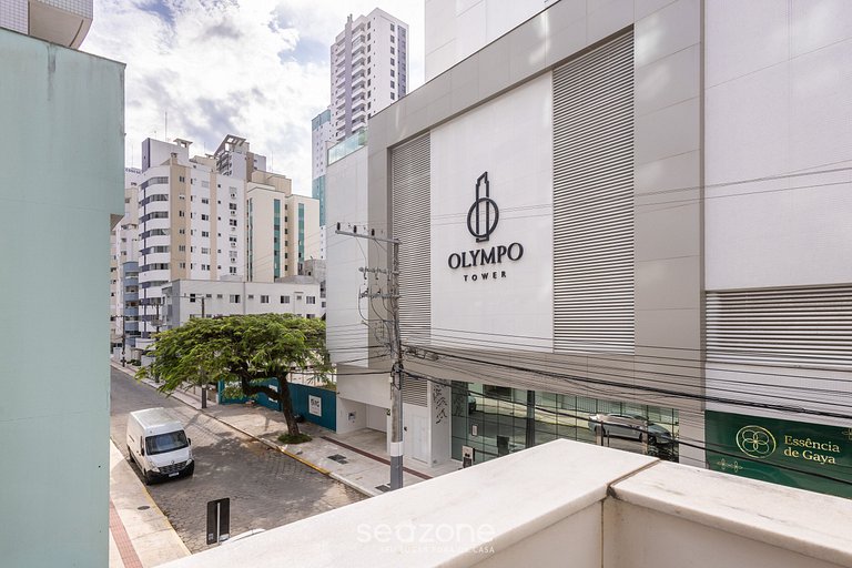 Apto centro BC c/ varanda 260m da praia ELO0207