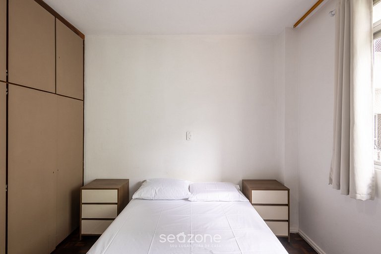 Apto centro BC c/ varanda 260m da praia ELO0207