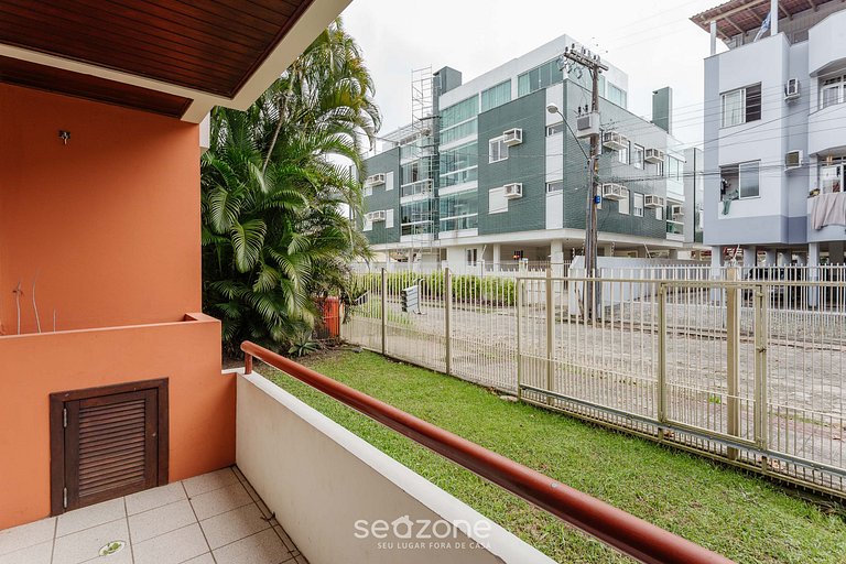 Apto com varanda próx da praia STCY101