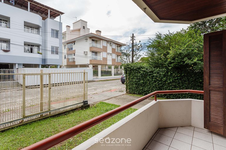 Apto com varanda próx da praia STCY101