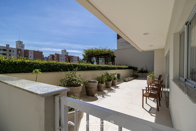 Apto con Barbacoa Privada y Piscina PEA1301