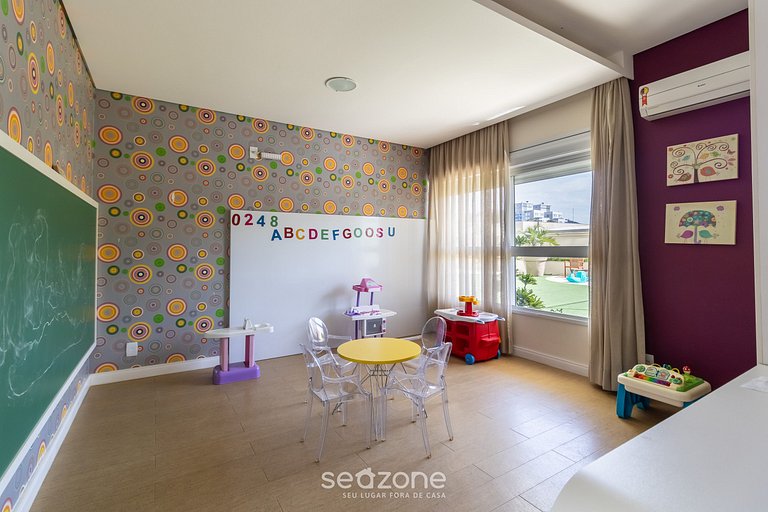 Apto con Barbacoa Privada y Piscina PEA1301