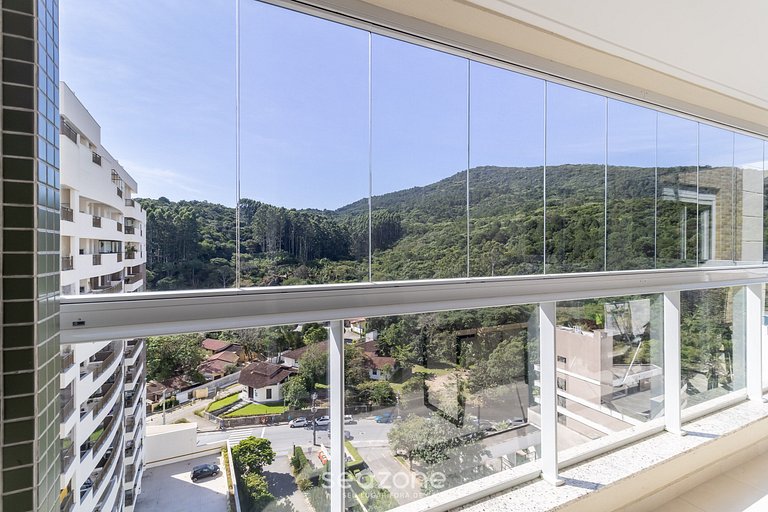 Apto com Churrasqueira Privativa e Piscina PEA1301