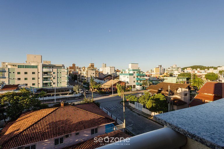 Ótimo apto a 2 quadras da praia de Bombas CAN304