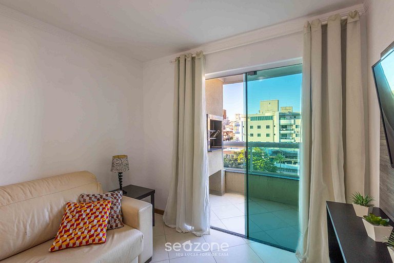 Ótimo apto a 2 quadras da praia de Bombas CAN304