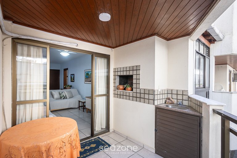 Apto c/ varanda - beira mar a Meia Praia CEO0104