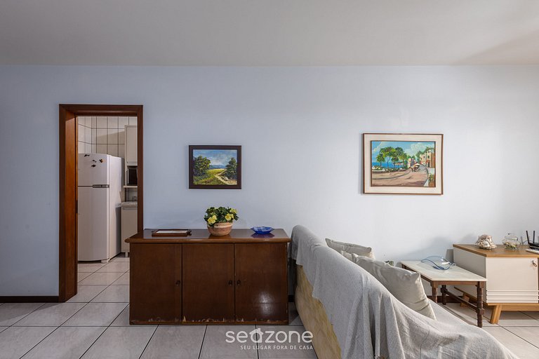 Apto c/ varanda - beira mar a Meia Praia CEO0104