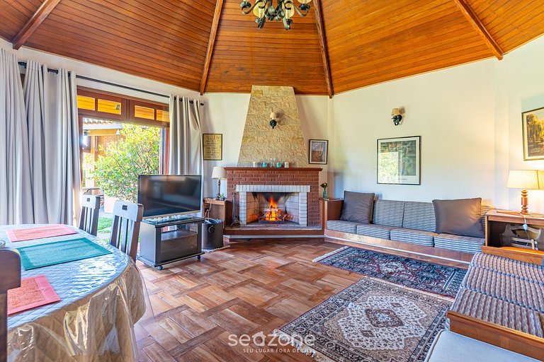 Casa espaçosa c/lareira em Campos do Jordão MCD002